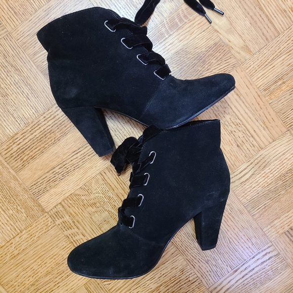 Suede 7 embroidered booties ankle boots black lace up size 7 - Picture 2 of 14